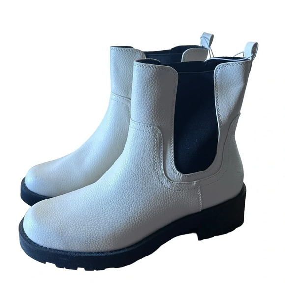 Old Navy Faux Leather Chelsea Boot size 9 - Picture 1 of 9